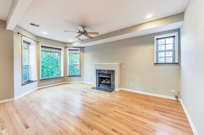 825 W Cuyler Ave in Chicago, IL - Building Photo - Building Photo