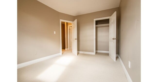 387 E 42nd St in Hamilton, ON - Building Photo - Building Photo