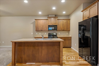 2155 S Amy Ave in Boise, ID - Foto de edificio - Building Photo