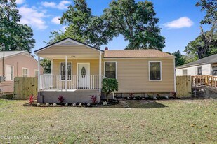 5246 Sunderland Rd in Jacksonville, FL - Building Photo
