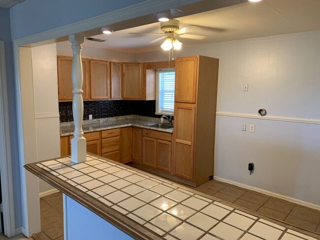 1615 Woodruff Ln in Sweetwater, TX - Building Photo - Building Photo