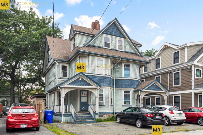 property at 13 Mansfield St