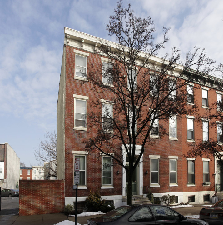 1703 Green St in Philadelphia, PA - Building Photo