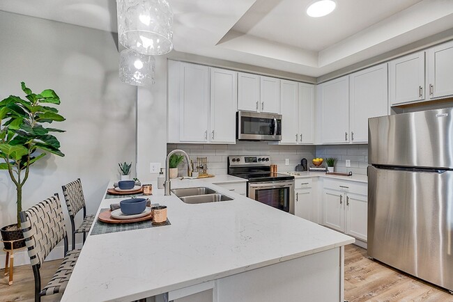 Charlotte Commons in Port Charlotte, FL - Building Photo - Building Photo