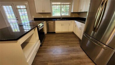 2628 Browns Mill Rd SE in Atlanta, GA - Building Photo - Building Photo