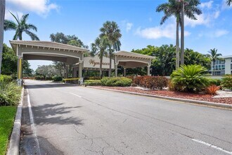 3004 Portofino Isle in Coconut Creek, FL - Foto de edificio - Building Photo