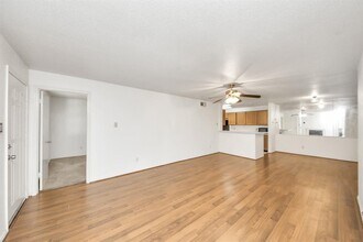 10757 Braes Bend Dr in Houston, TX - Building Photo - Building Photo