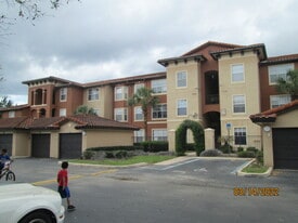 5554 Metrowest Blvd, Unit Metrowest Blvd Apt 204 in Orlando, FL - Building Photo