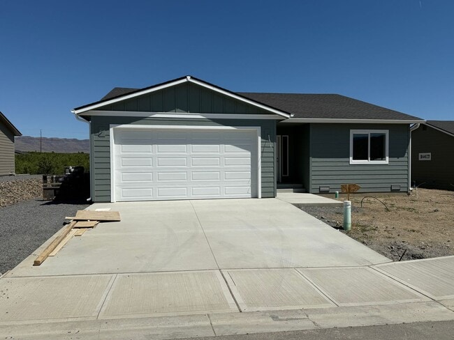 345 S Newton Ave in East Wenatchee, WA - Building Photo - Building Photo