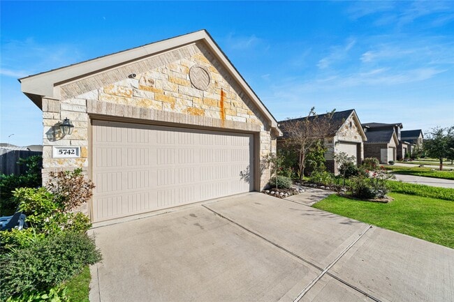 property at 5742 Pampus Prairie Rd