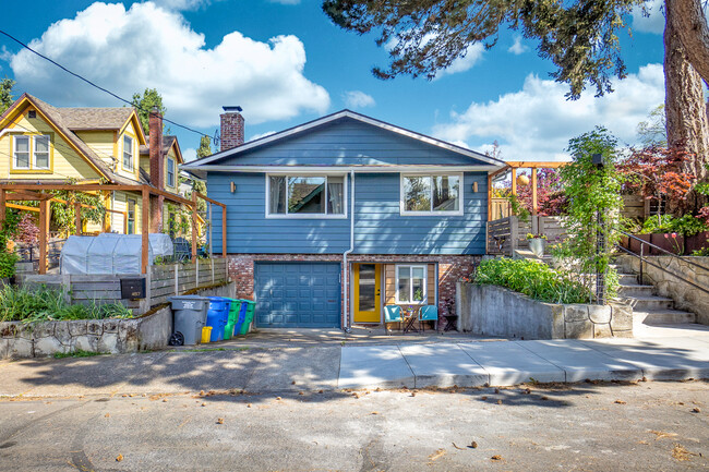 4817 SE Salmon St in Portland, OR - Foto de edificio - Building Photo