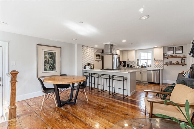 8 Osborne St in Salem, MA - Building Photo - Building Photo