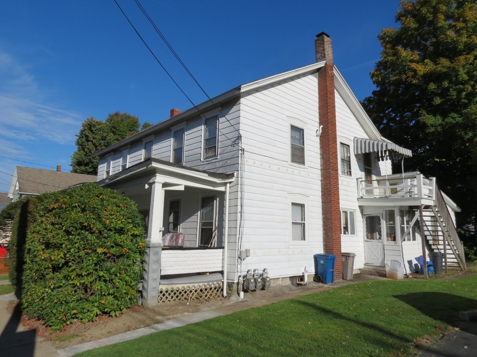 315 Poplar St in Meadville, PA - Building Photo