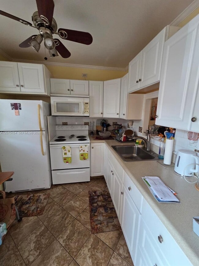 property at 5181 W Oakland Park Blvd