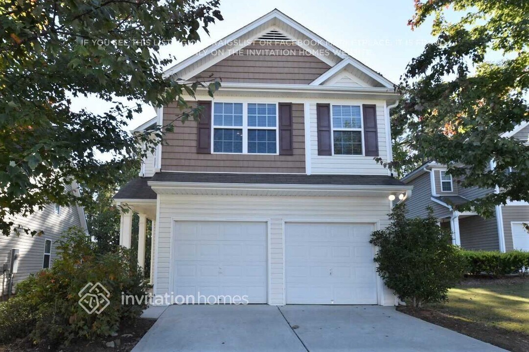 864 Lobdale Falls Dr in Lawrenceville, GA - Foto de edificio