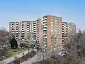 Grosvenor Estates in London, ON - Building Photo - Building Photo
