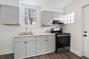 7700-7704 Stanton Ave in Pittsburgh, PA - Building Photo