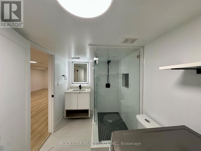 631 MACLAREN Dr in Burlington, ON - Building Photo - Building Photo