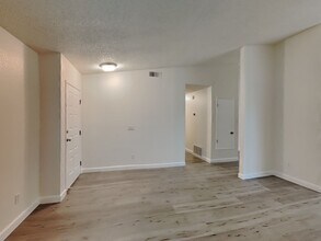 5031 Fernwood Cir in Oakley, CA - Building Photo - Building Photo