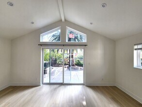 1635 Redwood Ave in Redwood City, CA - Building Photo - Building Photo