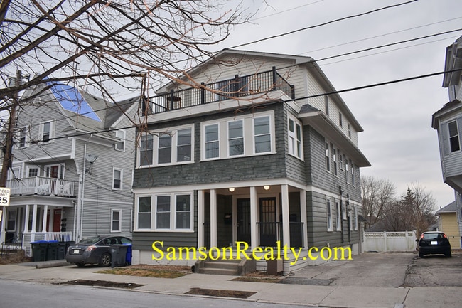 403 Morris Ave in Providence, RI - Foto de edificio - Building Photo