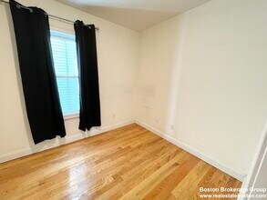 7 Sudan St, Unit 1 in Boston, MA - Foto de edificio - Building Photo