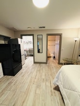 2116 NE 8th Pl in Cape Coral, FL - Building Photo - Building Photo