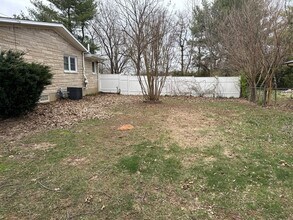 3333 Acacia Ave in Shepherdsville, KY - Building Photo - Building Photo