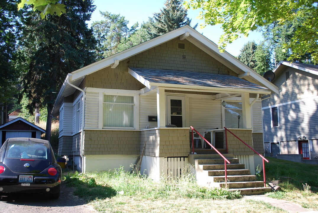 735 NE Michigan St in Pullman, WA - Building Photo