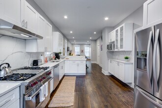 1148 W Addison St in Chicago, IL - Building Photo - Building Photo