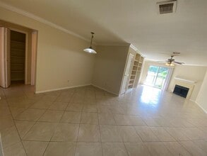 6666 Harbor Town Dr in Houston, TX - Building Photo - Building Photo