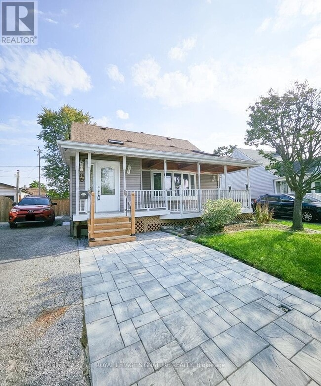 property at 33 Woodhouse Crescent