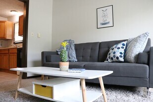 407 Parker St in Warsaw, IN - Building Photo