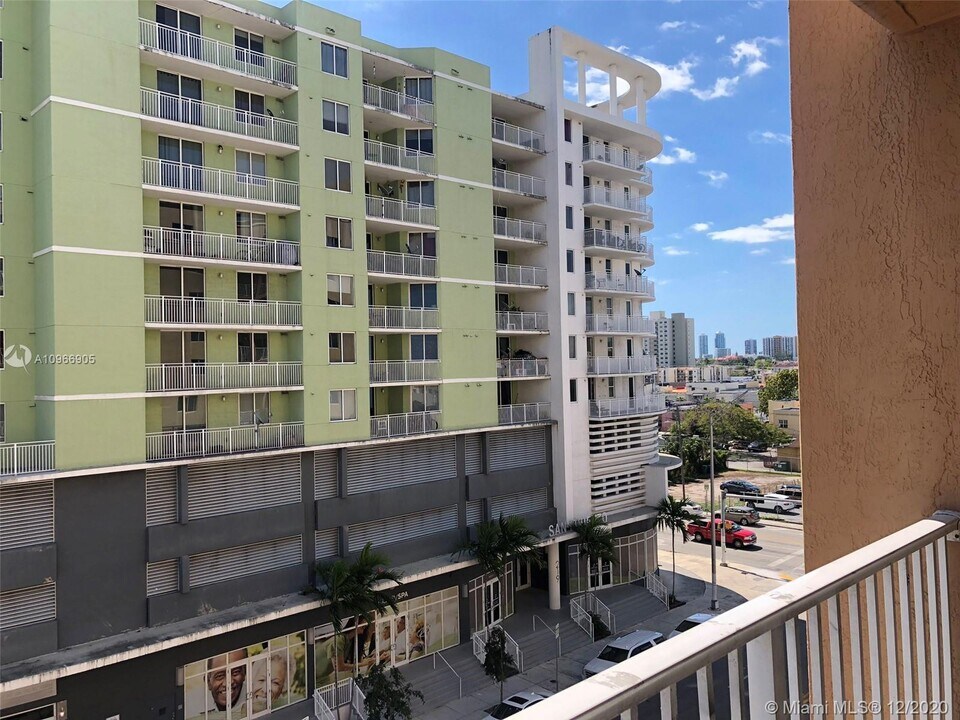 218 NW 12th Ave-Unit -609 in Miami, FL - Building Photo