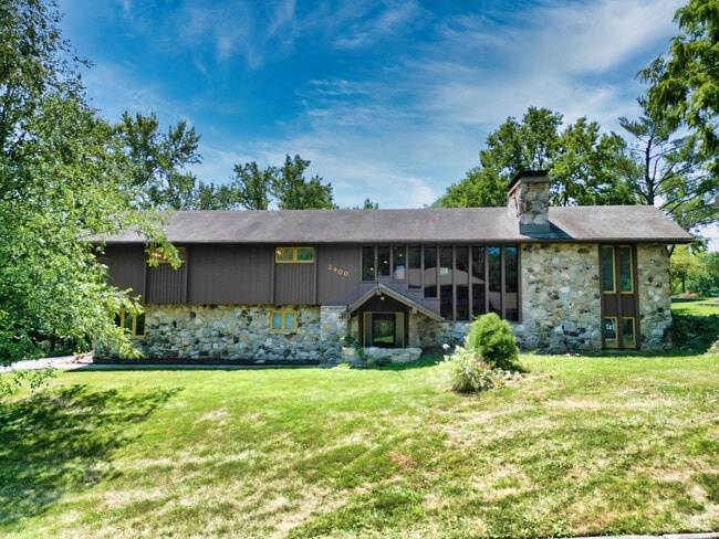 2400 Ridgefield Rd