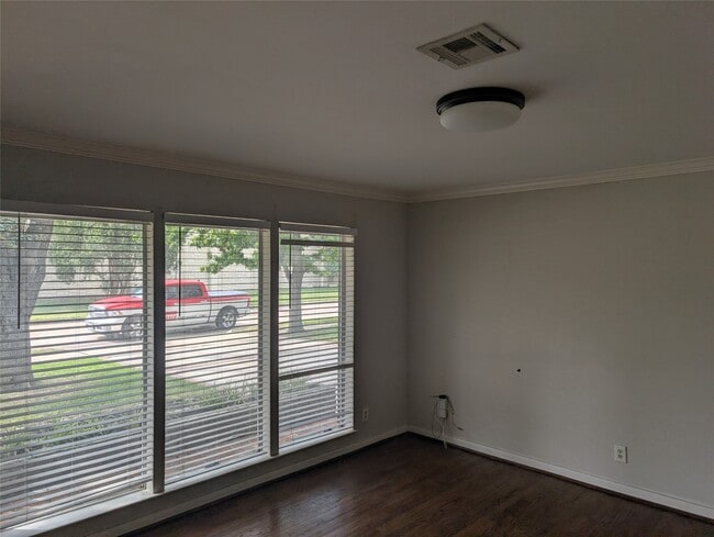 5310 Windswept Ln in Houston, TX - Building Photo - Building Photo