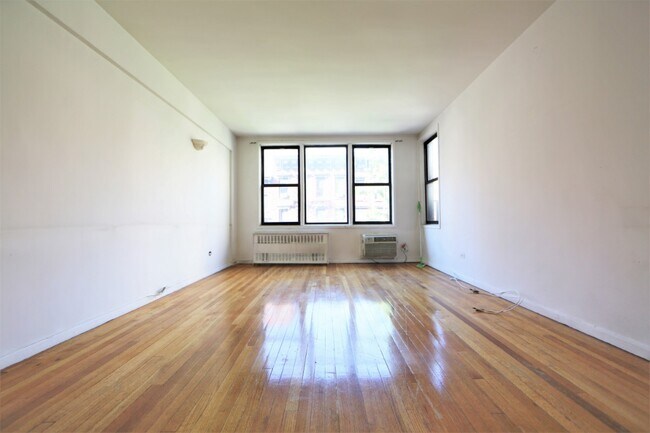 220 E 26th St in New York, NY - Building Photo - Building Photo