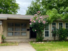 2217 N 41st St in Waco, TX - Building Photo