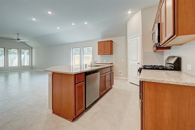32037 Trails End Rd in Conroe, TX - Building Photo - Building Photo