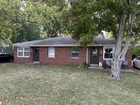 2209 Philo Rd in Urbana, IL - Building Photo