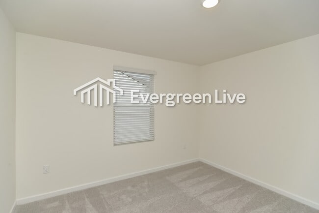 154 Snowdrop Ave in La Vergne, TN - Building Photo - Building Photo