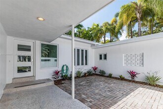 680 NE 57th St in Miami, FL - Building Photo - Building Photo