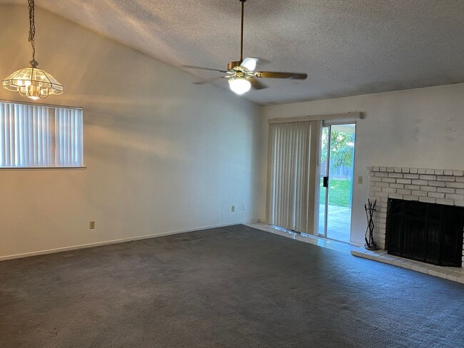 645 Rosehill Dr in Chowchilla, CA - Building Photo - Building Photo