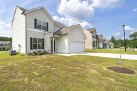 7889 Winkman Dr in Fairburn, GA - Foto de edificio - Building Photo