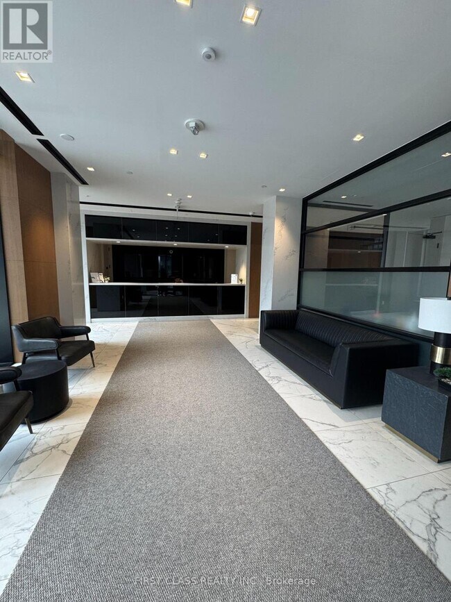 8 Tippett Rd in Toronto, ON - Building Photo - Building Photo