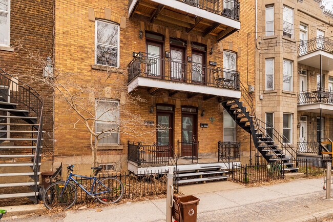 5287-5297 4E Av in Montréal, QC - Building Photo - Building Photo