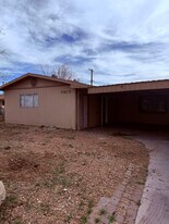 5925 Marka Dr in Las Vegas, NV - Building Photo