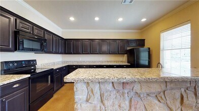 103 Kimber Ln in College Station, TX - Building Photo - Building Photo