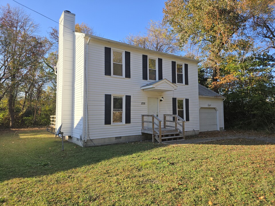 1375 Old Buckroe Rd in Hampton, VA - Building Photo