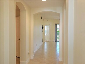 240 West End Dr in Punta Gorda, FL - Foto de edificio - Building Photo